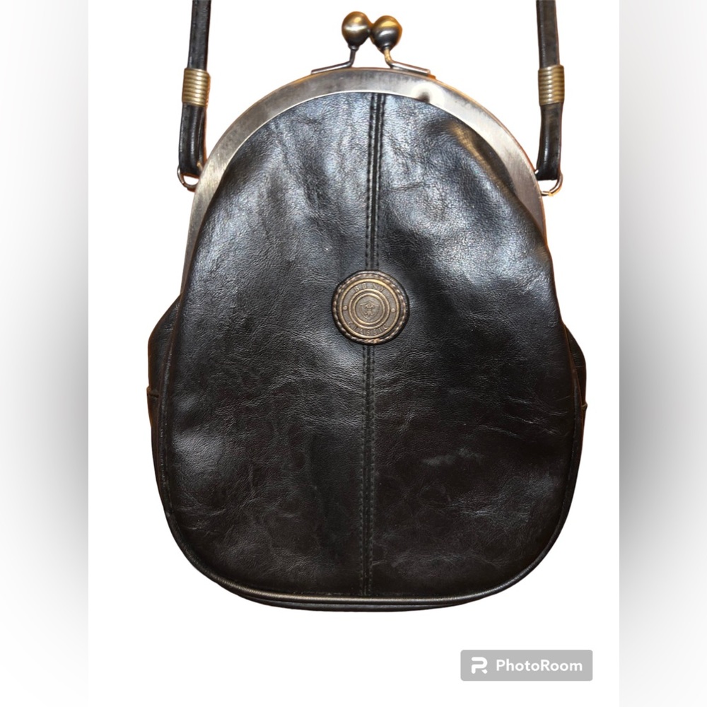 BBNY Classic Leather Crossbody by Bag Bazaar, Kiss Clasp